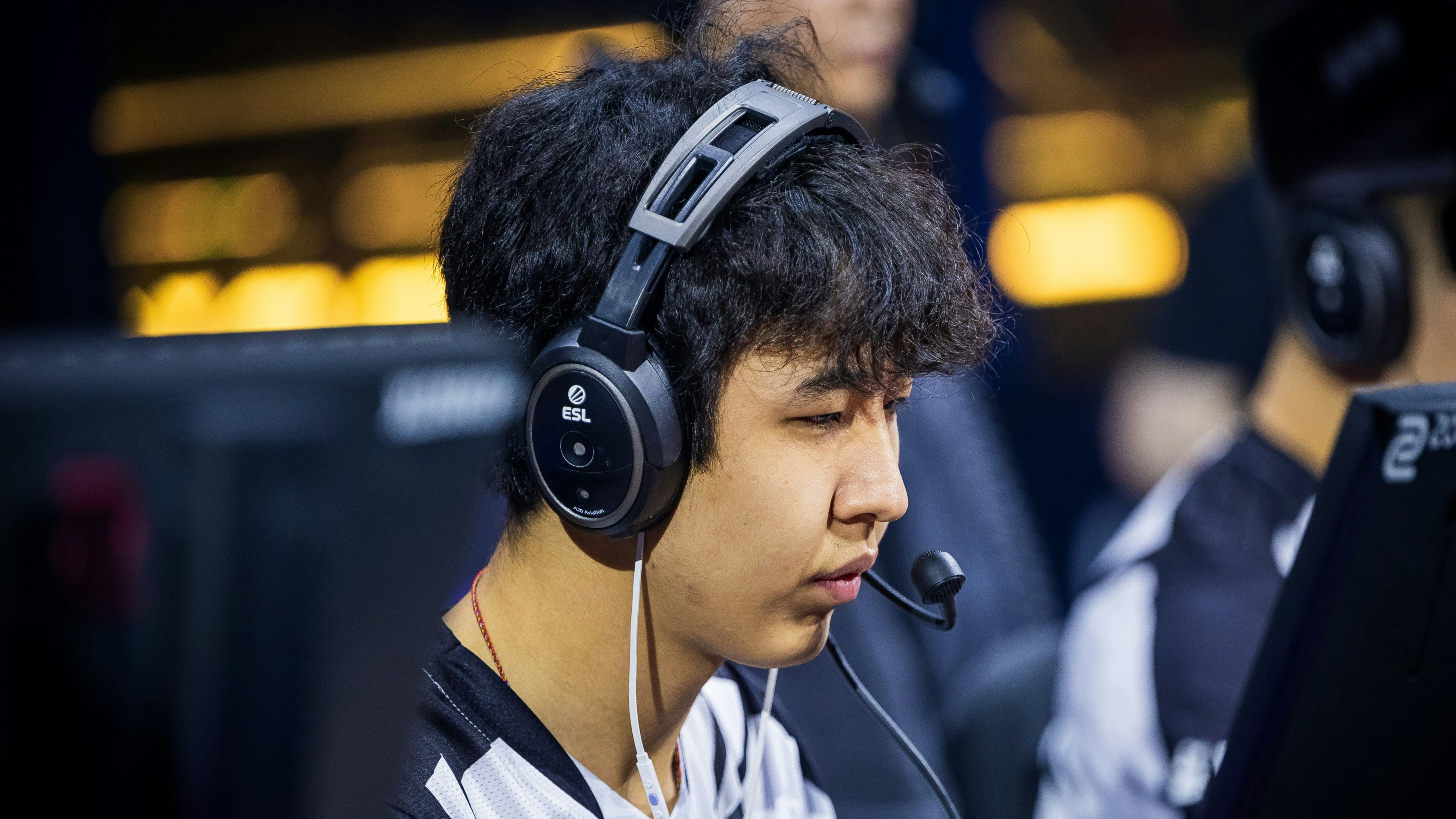 CS2选手发挥出色,荣膺最佳MVP CS2选手发挥出色,荣膺最佳MVP