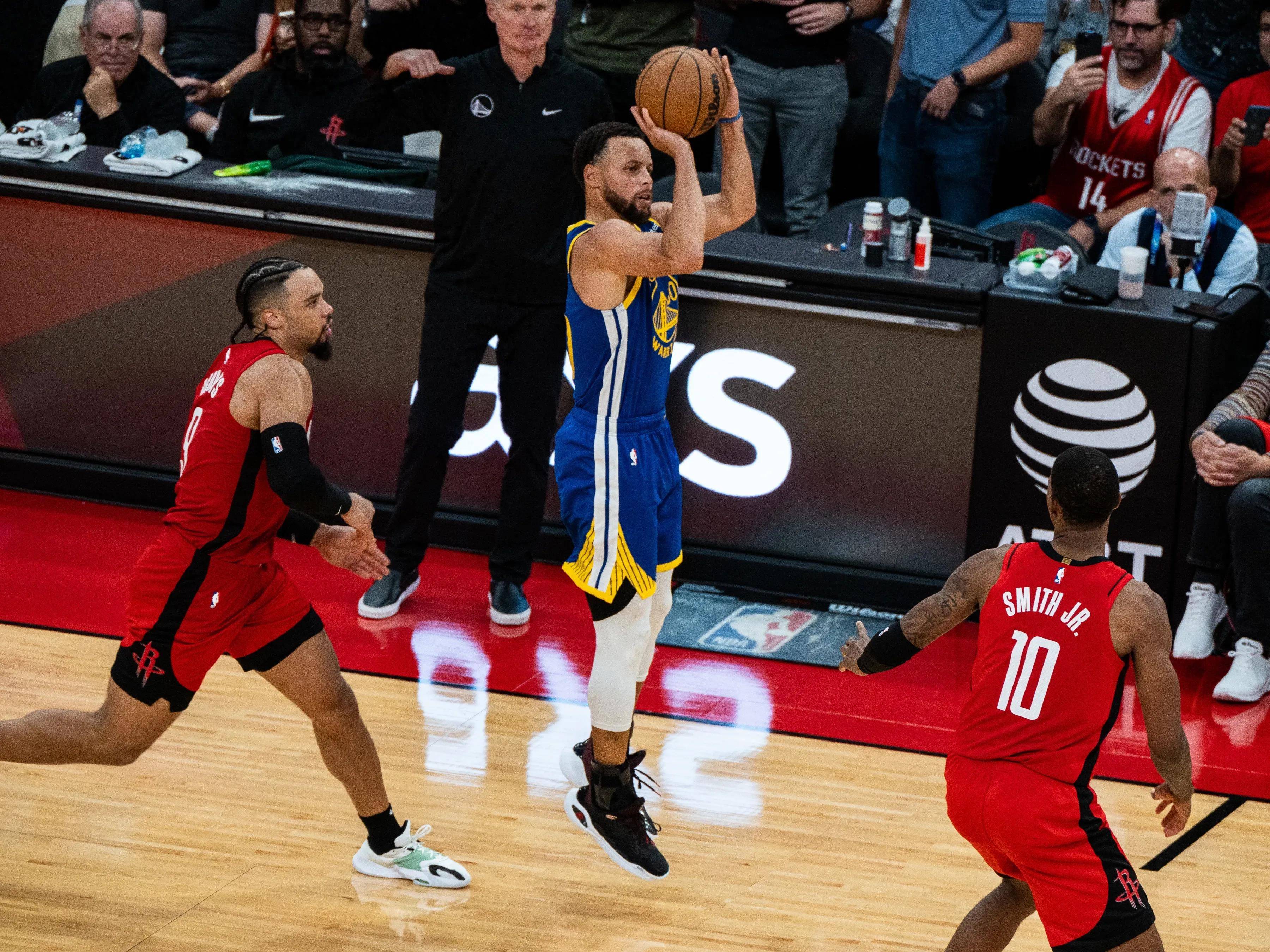 包含专家预测篮球胜率超六成,结果成焦点的词条 包含专家预测篮球胜率超六成,结果成焦点的词条