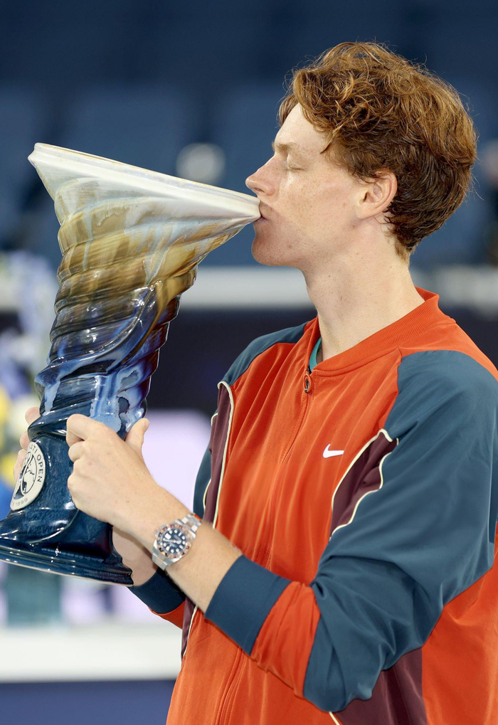 包含ATP总决赛横扫年终总决赛，辛纳状态火热的词条