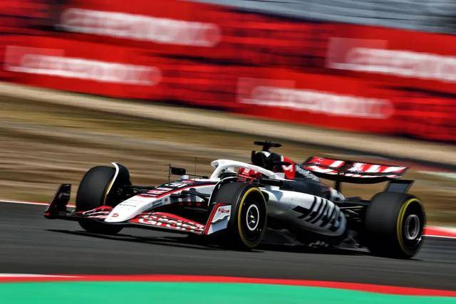 哈斯车队轻取威廉姆斯，皮亚斯特里带队取胜