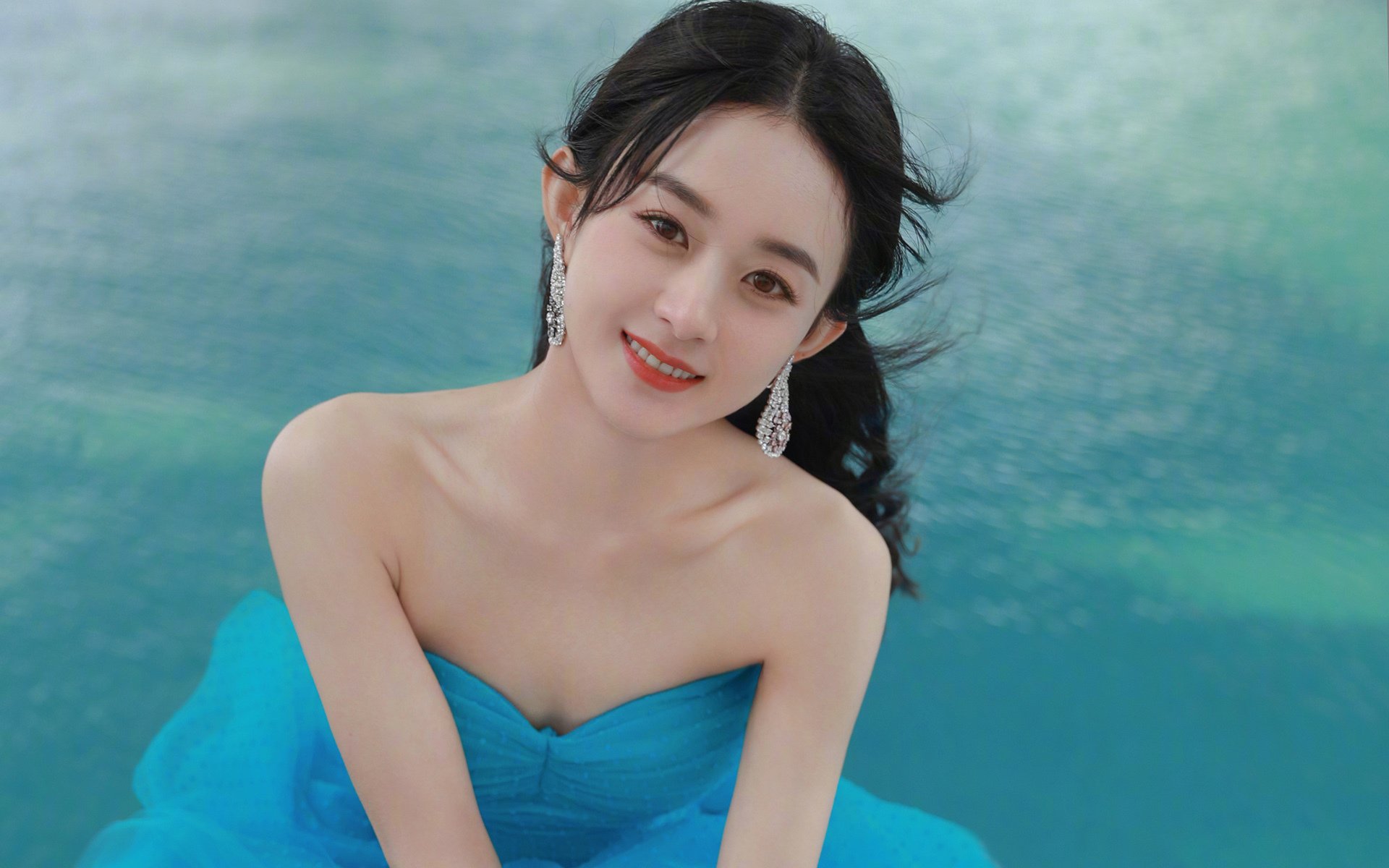 F1年度争冠之夜与湖人浓眉，轰鸣赛道上的无声王者