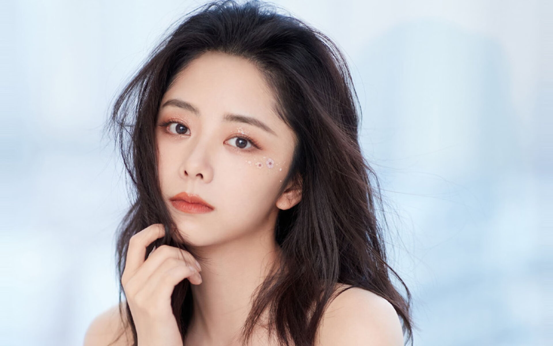 波兰闪电刺穿马德里竞技，皮克替补奇兵成全场焦点