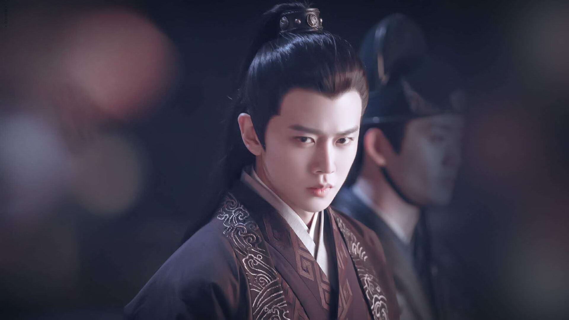 神灯重燃，雨夜巴黎，卡塞米罗一记惊世倒钩围猎南美鹰